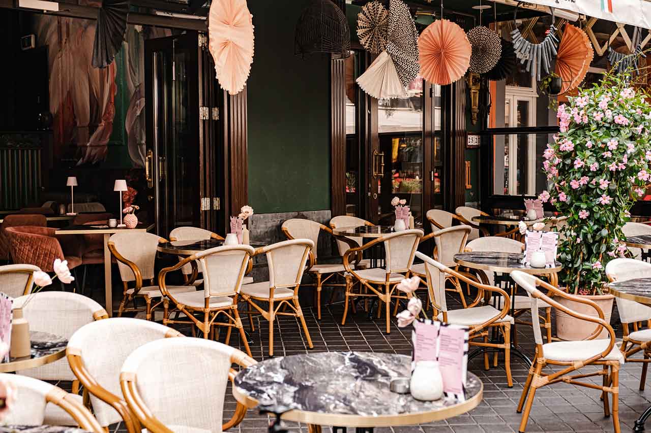How Architects Can Collaborate with P&M Furniture on Large-Scale Projects